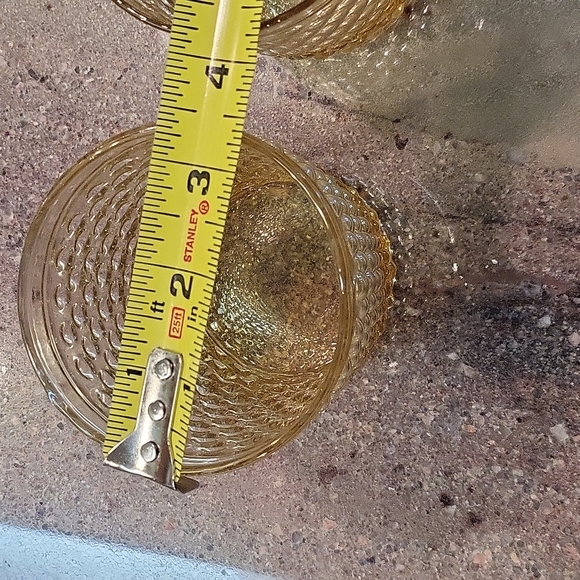 2 Beautiful Glasses - Picture 4 of 7